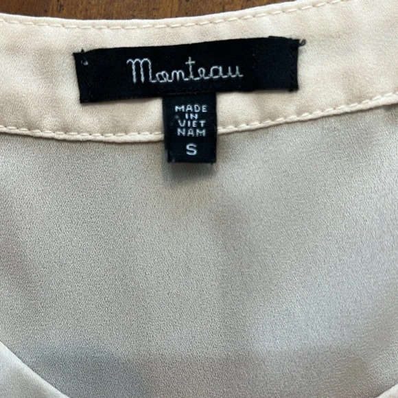 Cream Button Down Sleeveless Blouse From Monteau - Picture 5 of 6